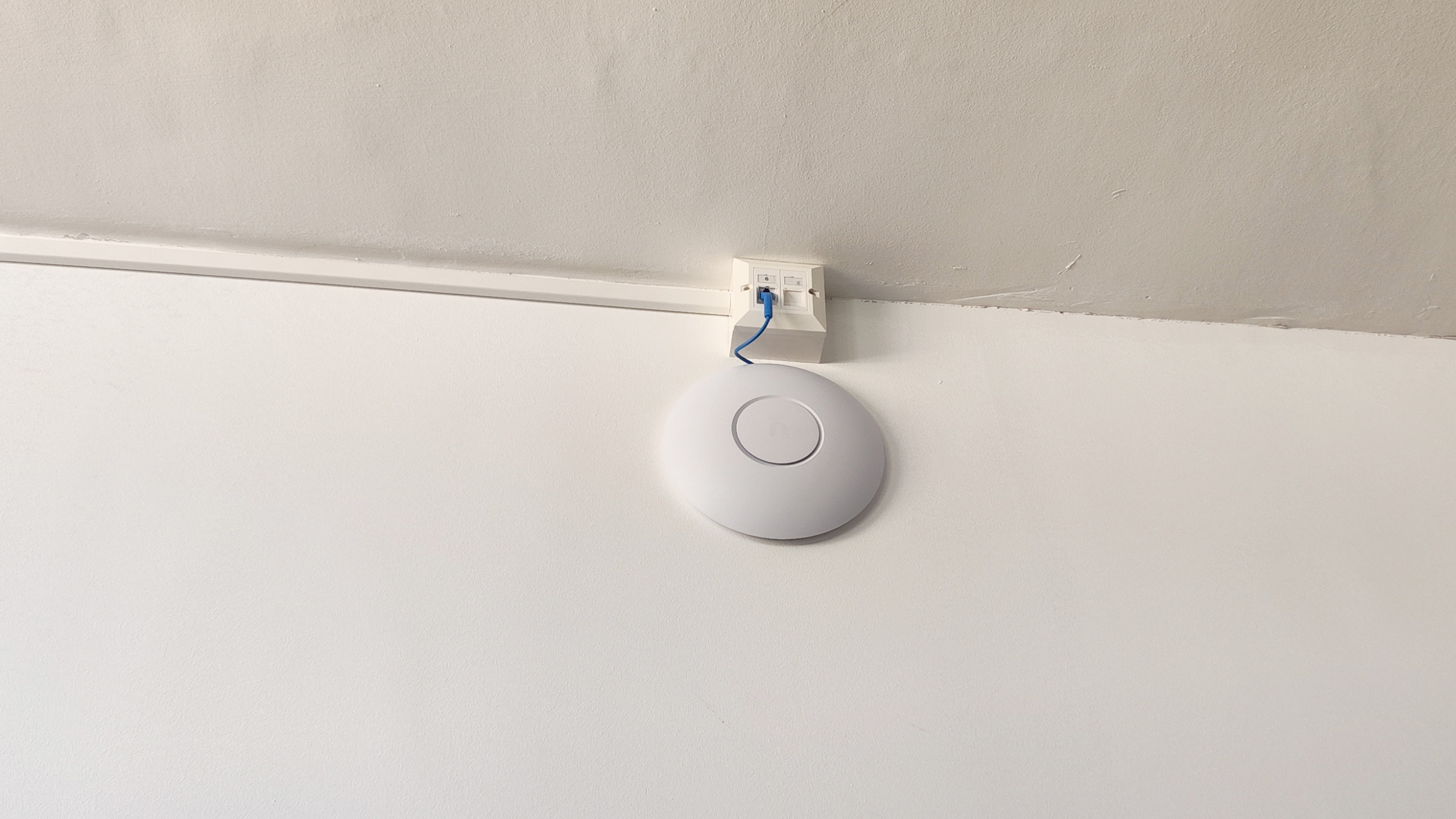 Instalación de Fibra Óptica, Red y WIFI en el Ayuntamiento de Bormujos