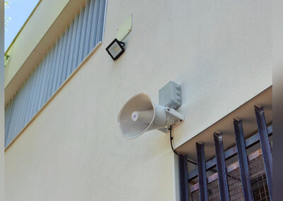 Instalación de Sistema de Megafonía en Sevilla para el C.E.I.P. Juan de Mairena – GrupoOpen